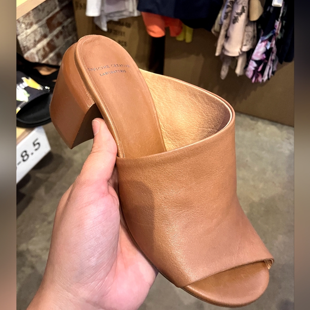 nib $647 Officine Creative Brown Leather Mules